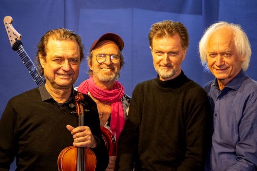 Die Latin-Jazz-Rock-Gruppe "Up" um Schlagzeuger und Band-Leader Harald Rüschenbaum (rechts) feiert am kommenden Samstagabend auf der "Intakt"-Musikbühne nach vier Jahrzehnten ihr Comeback in Original-Besetzung. Foto: Rüschenbaum