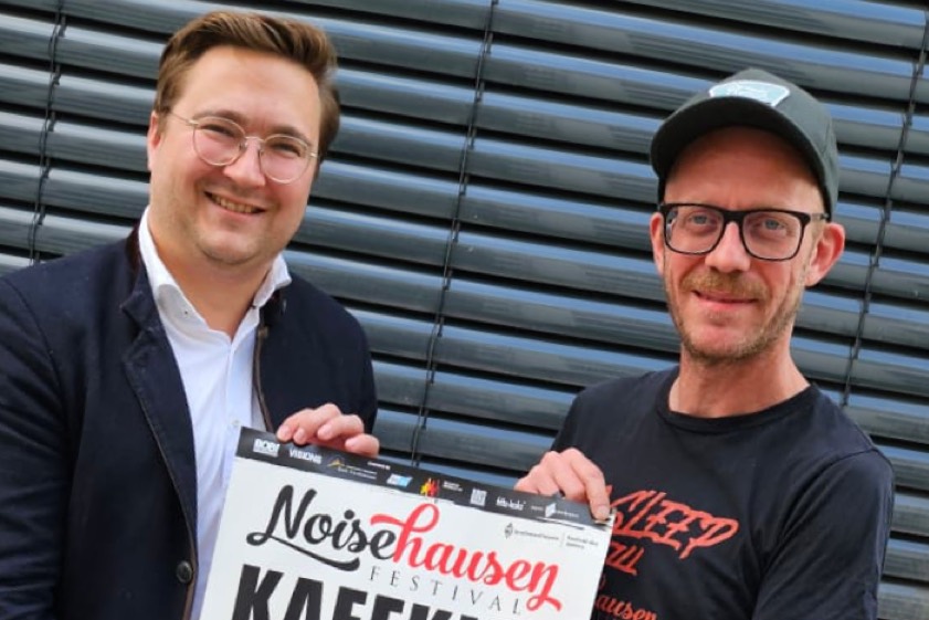 Der Bundestags-Abgeordnete Christiam Moser (links) und Festival-Veranstalter Andi Baierl. Foto: Andy Vogl