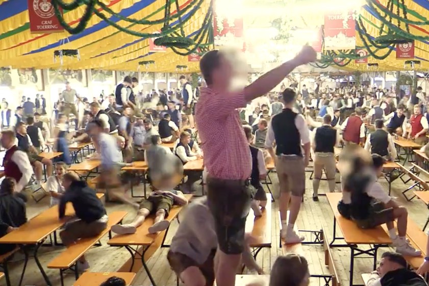 Foto oben: Screenshot aus dem Video; Video unten: Markt Manching