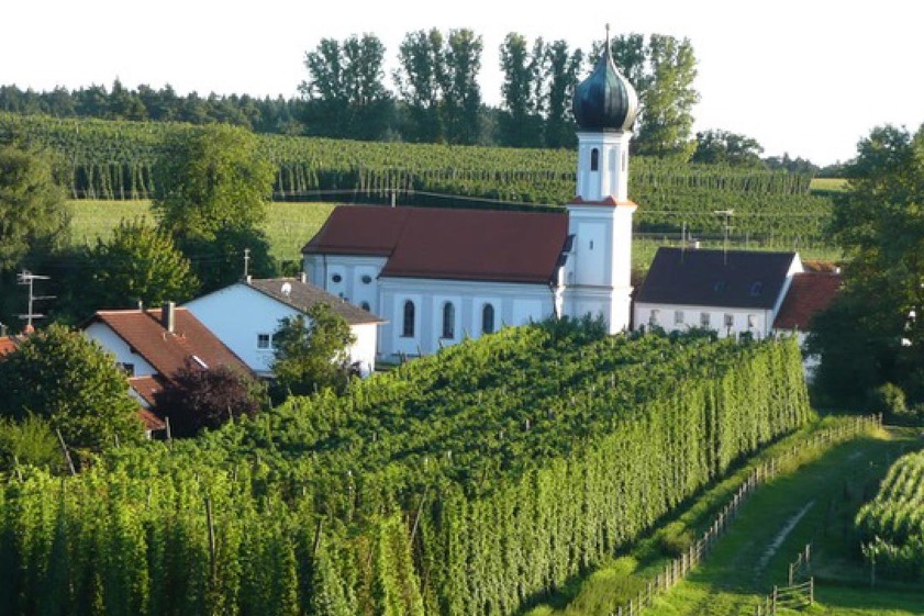 Die Wallfahrtskirche "Mariä Geburt" in Wolnzach-Lohwinden. Fotos: Benjamin Eder, George Spanos, Freundeskreis Mesnerhaus, Thomas Zinecker