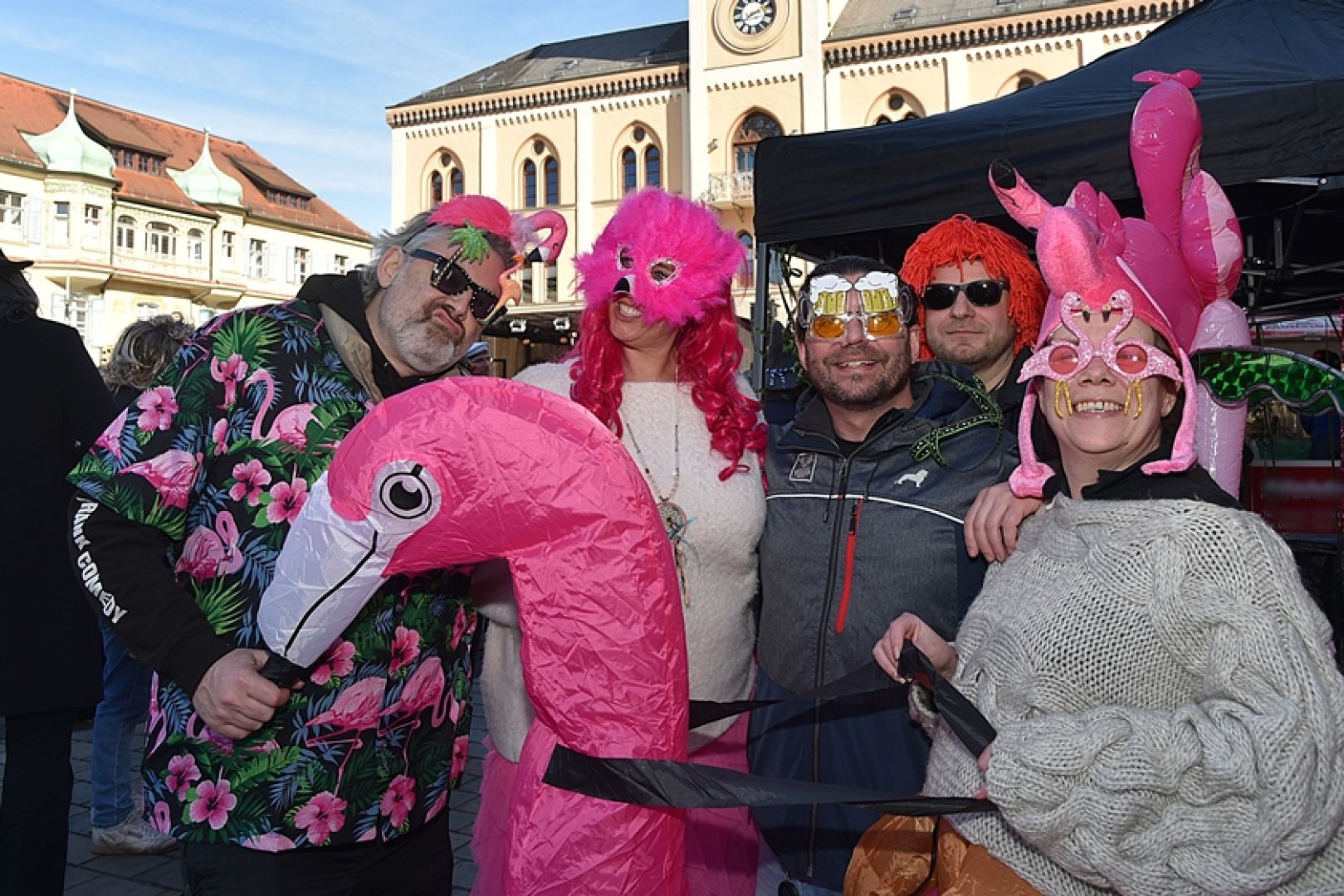 Jede Menge Bilder vom heutigen großen Faschings-Treiben in Pfaffenhofen ...